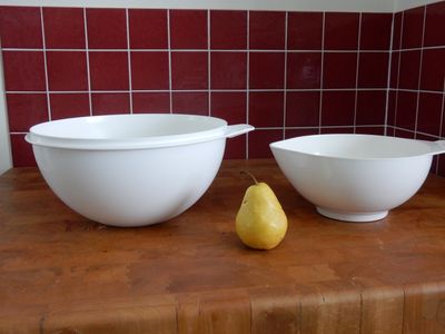 mixing bowls